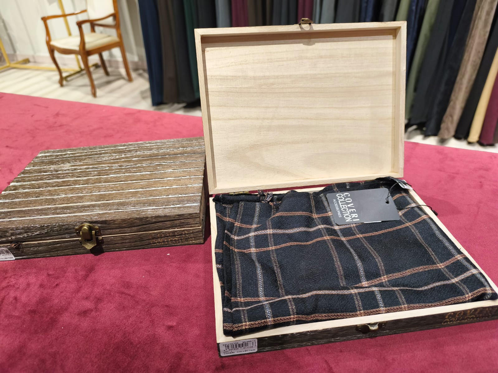 Sciarpa Coveri Collection con cofanetto in legno