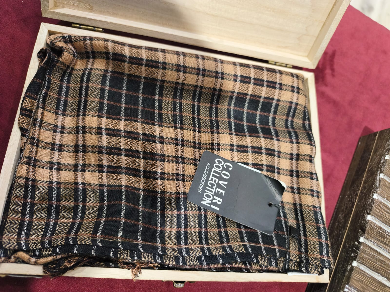 Sciarpa Coveri Collection con cofanetto in legno